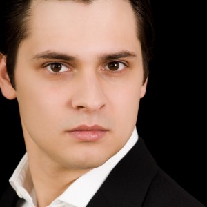 Sasha Grynyuk - Piano Sasha Grynyuk - Piano