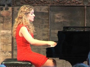 VERONIKA SHOOT – piano VERONIKA SHOOT – piano